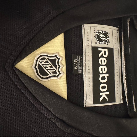 Like NEW, Official Penguin Malkin “71” Jersey size Men Medium - Picture 6 of 6